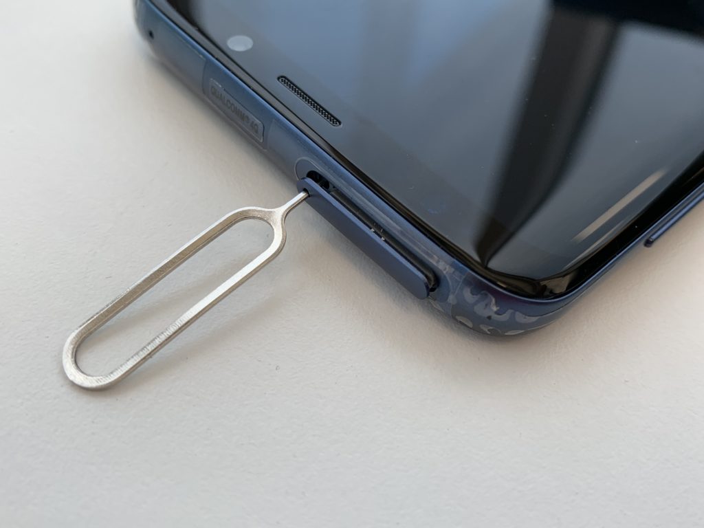 アメリカ現地simカードの入れ替えって実際どうやるの アメスマ