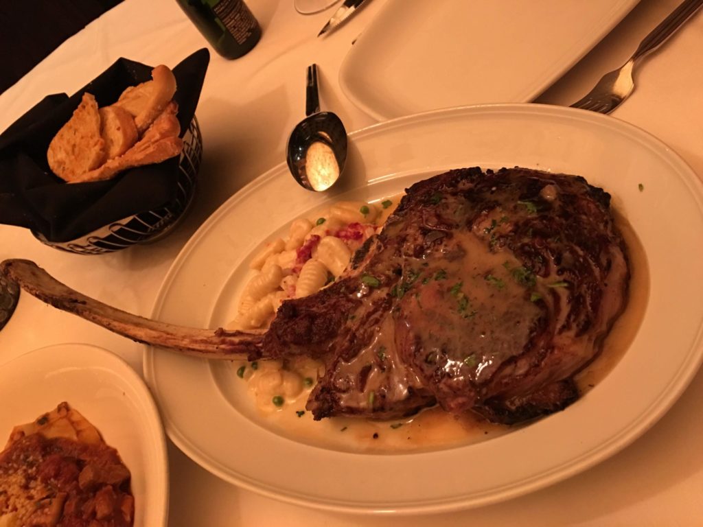 Gibsons Bar & Steakhouseのステーキ